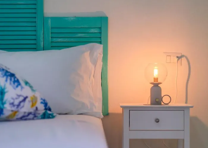 Casa Pintada Porto Pino, 500 Mt To Southsardiniaholidays Tatil Evi Porto Pino